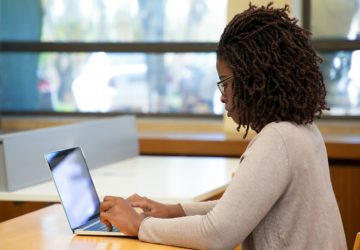 Step by step instructions to Choose the Right Internet based Degree Program for Your Future
